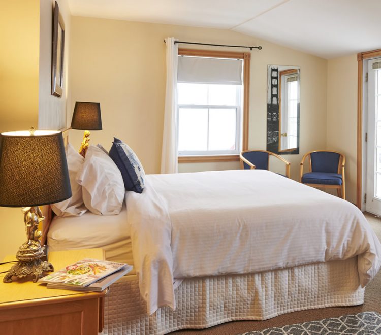 Smugglers Cove Inn